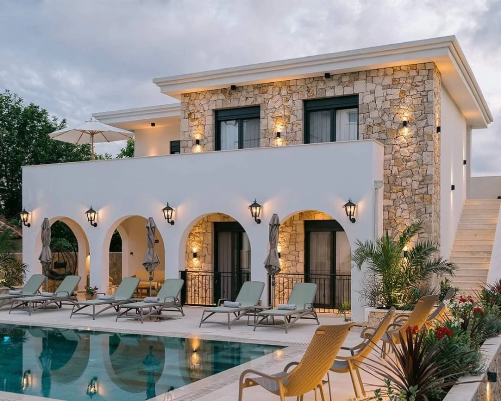 Mái vòm cong là nét đặc trưng của kiến trúc Địa Trung Hải