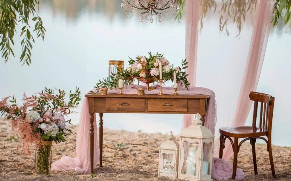 Đám cưới được trang trí theo phong cách Rustic Wedding