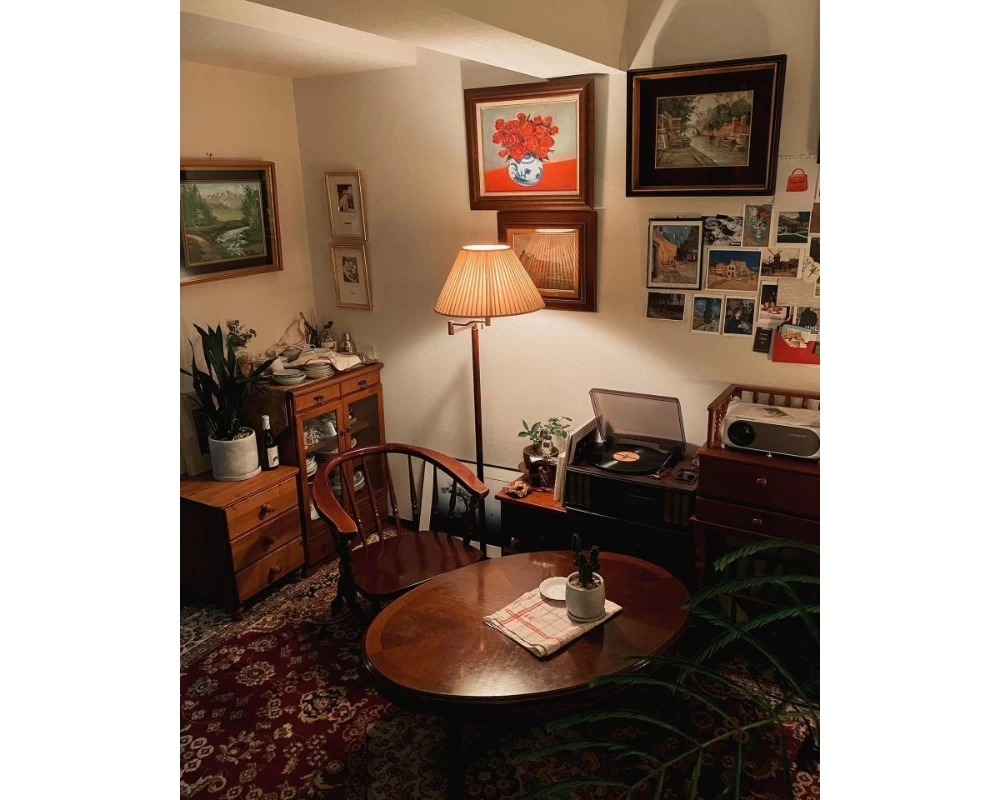 Phong cách nội thất Vintage ưu tiên sử dụng loại đèn có ánh sáng vàng ấm