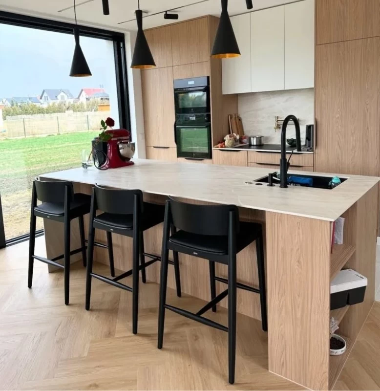 Mẫu đảo bếp bằng gỗ công nghiệp có tích hợp bồn rửa