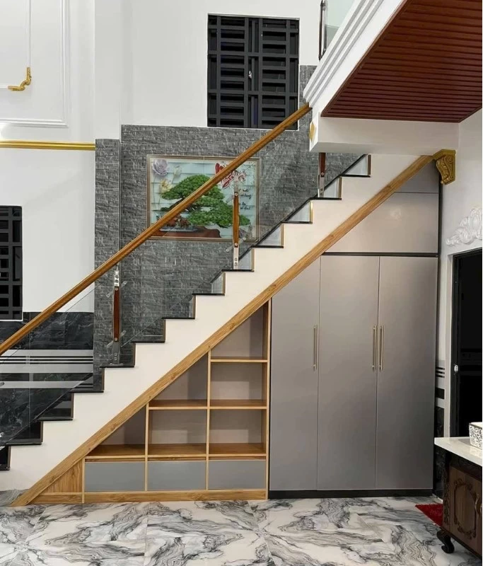 Mẫu tủ gầm cầu thang làm bằng gỗ công nghiệp