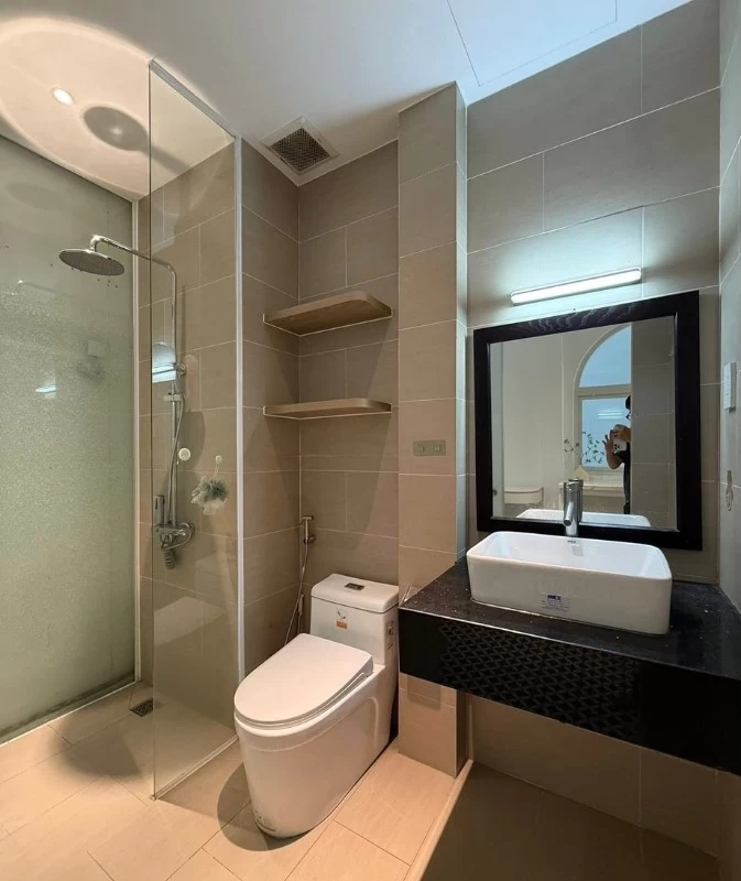 Mẫu thiết kế phòng tắm chung cư tân cổ điển rộng 45m2