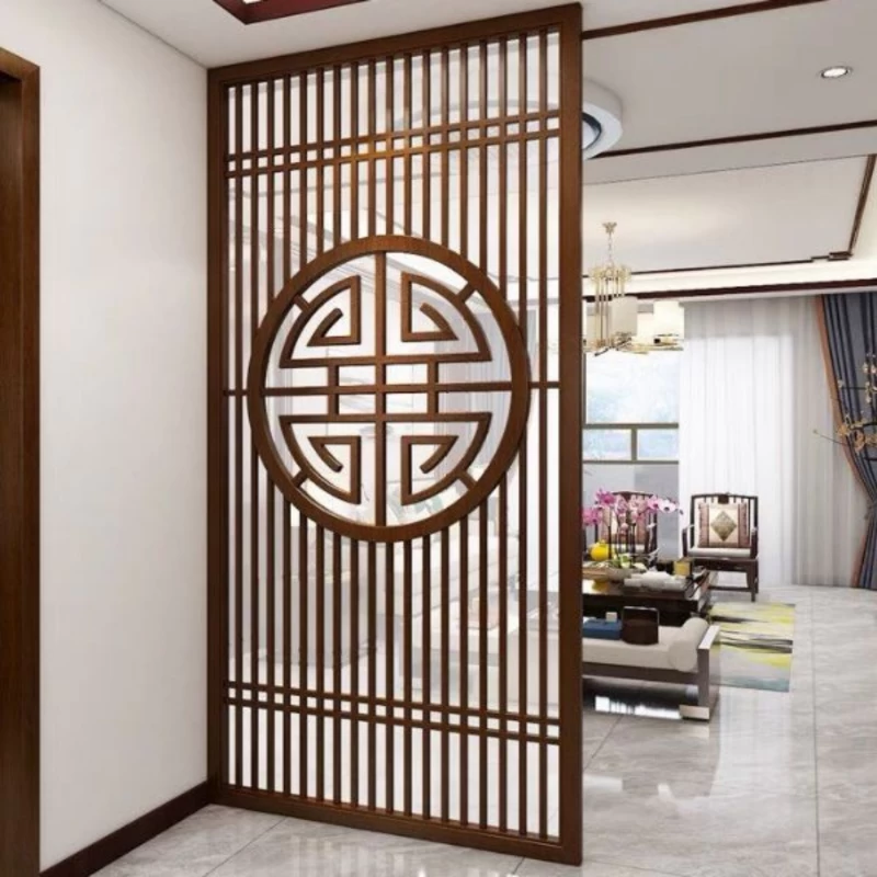 Mẫu vách ngăn phòng khách với bếp có dạng lam sóng và họa tiết truyền thống