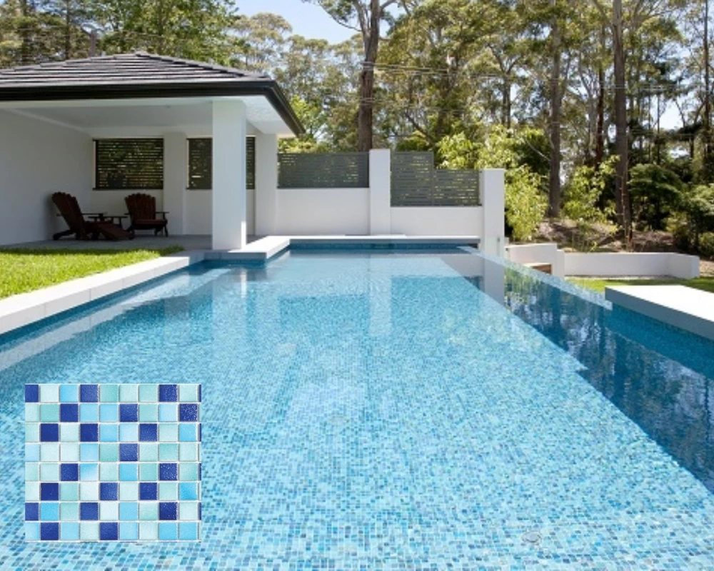Gạch mosaic men bóng dùng để ốp lát bể bơi
